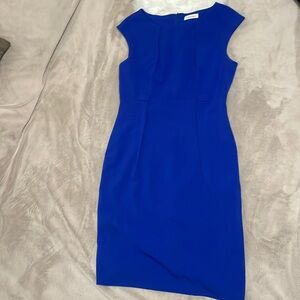 Calvin Klein brand size Medium. It looks beautiful. It is used.